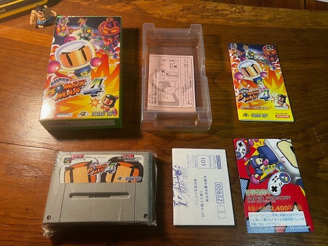SUPER BOMBER MAN 4 - SUPER FAMICOM - HUDSON - 100% CIB - 10/10