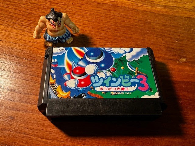 TwinBee 3: Poko Poko Daimaou – Famicom – Konami – Loose – Very Good